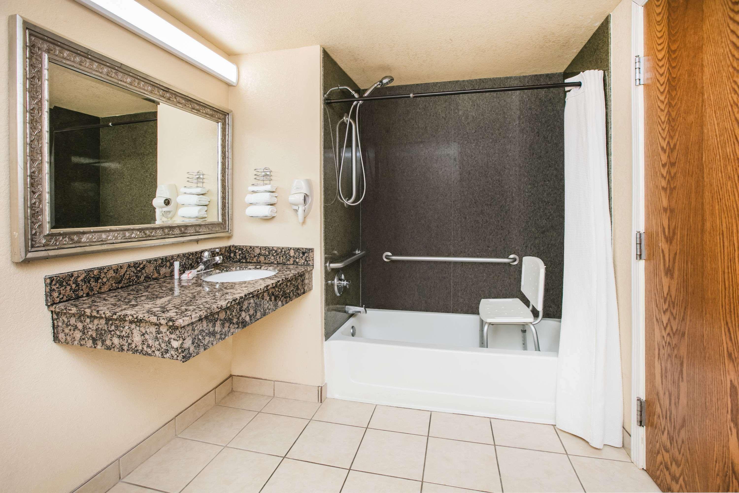 Motel Super 8 By Wyndham Oklahoma Airport Fairgrounds West Esterno foto